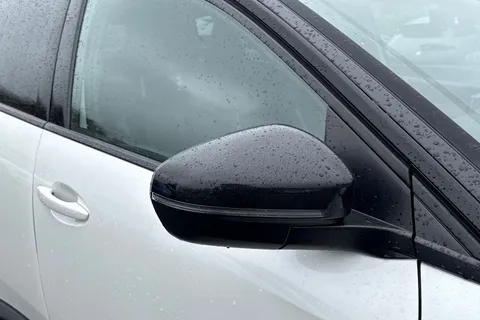 JSZ6856 PEUGEOT 3008 1.6 13.2kWh GT e-EAT Euro 6 (s/s) 5dr Thumbnail #30