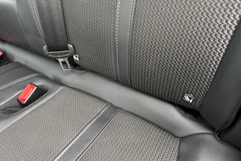 JSZ6856 PEUGEOT 3008 1.6 13.2kWh GT e-EAT Euro 6 (s/s) 5dr Thumbnail #38