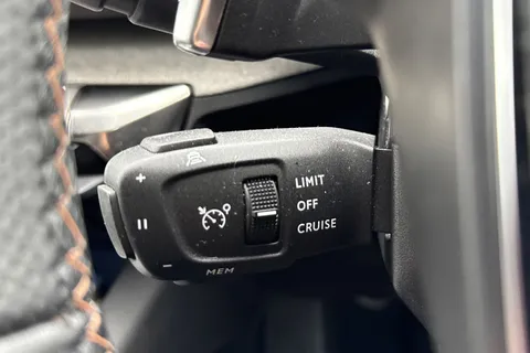 JSZ6856 PEUGEOT 3008 1.6 13.2kWh GT e-EAT Euro 6 (s/s) 5dr Thumbnail #43