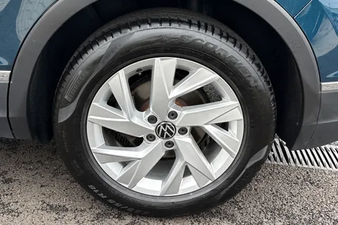 MK23NVZ Volkswagen Tiguan 1.5 TSI 150 Life 5dr **FOLDING MIRRORS, SPACE SAVER** Thumbnail #11