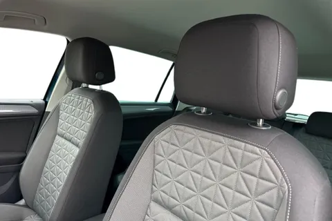 MK23NVZ Volkswagen Tiguan 1.5 TSI 150 Life 5dr **FOLDING MIRRORS, SPACE SAVER** Thumbnail #17