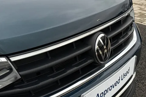 MK23NVZ Volkswagen Tiguan 1.5 TSI 150 Life 5dr **FOLDING MIRRORS, SPACE SAVER** Thumbnail #28