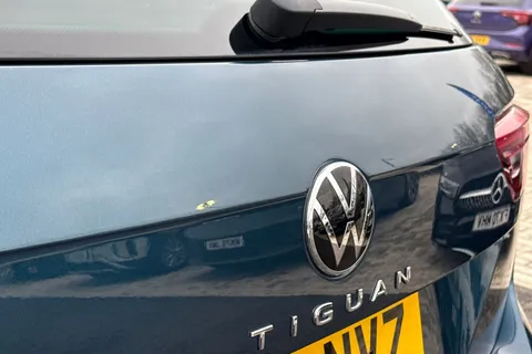 MK23NVZ Volkswagen Tiguan 1.5 TSI 150 Life 5dr **FOLDING MIRRORS, SPACE SAVER** Thumbnail #29