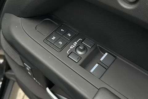 KT25OTA Land Rover Defender 90 3.0 D250 X-Dynamic HSE 3dr Thumbnail #27