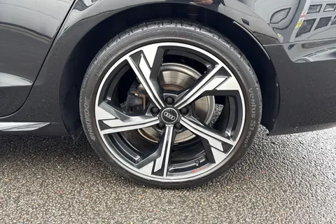 RO72GHA Audi A4 Black Edition 35 TDI 163 PS S tronic Thumbnail #13