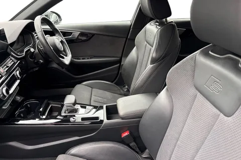 RO72GHA Audi A4 Black Edition 35 TDI 163 PS S tronic Thumbnail #17