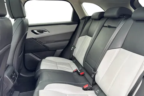 KS74TXG Land Rover Range Rover Velar 2.0 P400e Dynamic HSE 5dr Thumbnail #4