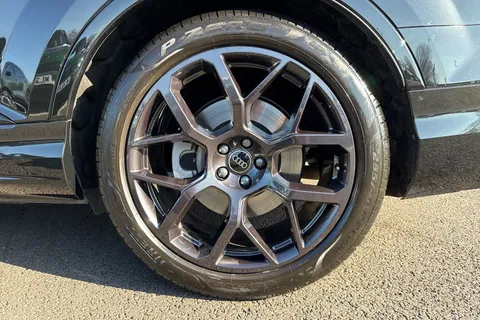 11 of 63 for Audi Q7 SUV Black Edition TDI quattro 231 PS tiptronic