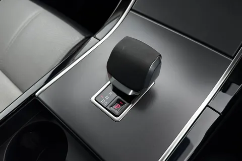 KS74TXG Land Rover Range Rover Velar 2.0 P400e Dynamic HSE 5dr Thumbnail #14