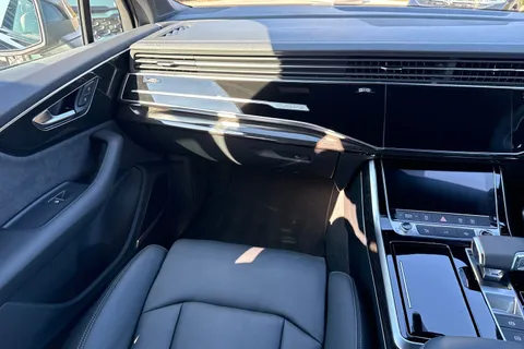 19 of 63 for Audi Q7 SUV Black Edition TDI quattro 231 PS tiptronic