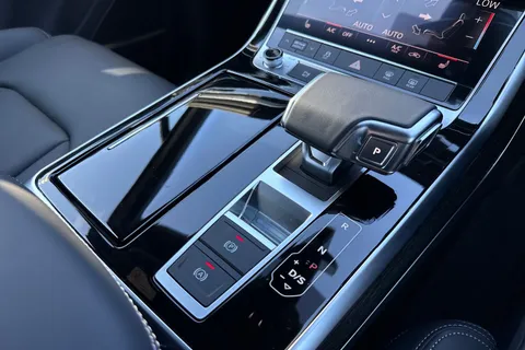 22 of 63 for Audi Q7 SUV Black Edition TDI quattro 231 PS tiptronic