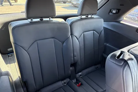 30 of 63 for Audi Q7 SUV Black Edition TDI quattro 231 PS tiptronic