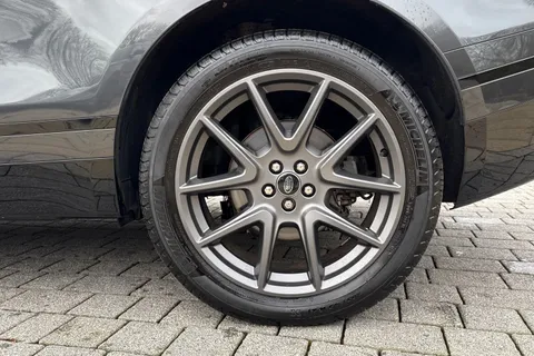 KS74TXG Land Rover Range Rover Velar 2.0 P400e Dynamic HSE 5dr Thumbnail #37