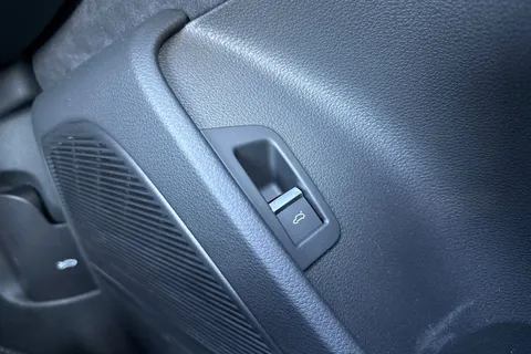 42 of 63 for Audi Q7 SUV Black Edition TDI quattro 231 PS tiptronic