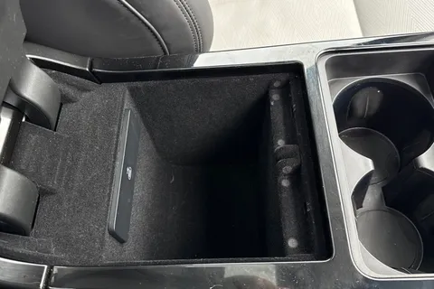 KS74TXG Land Rover Range Rover Velar 2.0 P400e Dynamic HSE 5dr Thumbnail #49