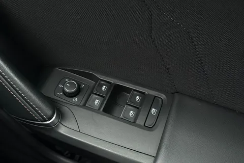 18 of 45 for CUPRA Formentor 1.4 eHybrid 12.8kWh VZ1 DSG Euro 6 (s/s) 5dr