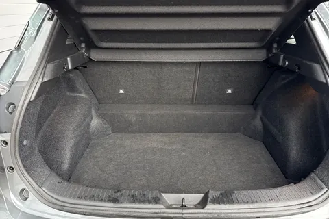 YC72UMK Nissan Qashqai 1.3 DIG-T MHEV Acenta Premium Euro 6 (s/s) 5dr Thumbnail #7