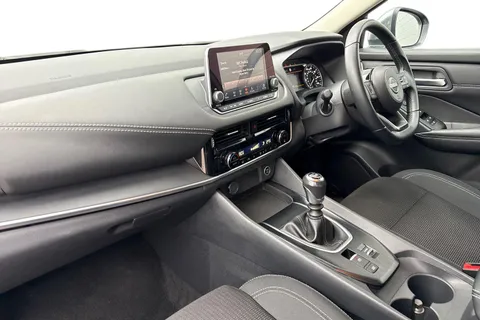 YC72UMK Nissan Qashqai 1.3 DIG-T MHEV Acenta Premium Euro 6 (s/s) 5dr Thumbnail #15