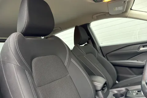 YC72UMK Nissan Qashqai 1.3 DIG-T MHEV Acenta Premium Euro 6 (s/s) 5dr Thumbnail #24