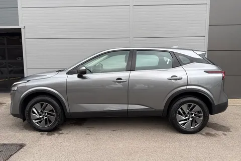 YC72UMK Nissan Qashqai 1.3 DIG-T MHEV Acenta Premium Euro 6 (s/s) 5dr Thumbnail #27