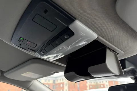 YC72UMK Nissan Qashqai 1.3 DIG-T MHEV Acenta Premium Euro 6 (s/s) 5dr Thumbnail #55