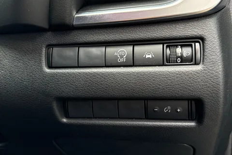 YC72UMK Nissan Qashqai 1.3 DIG-T MHEV Acenta Premium Euro 6 (s/s) 5dr Thumbnail #58