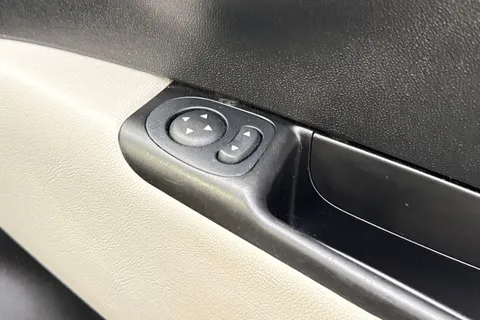 DL69PWZ FIAT 500 1.2 Star Euro 6 (s/s) 3dr Thumbnail #43