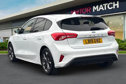 2 of 46 for Ford Focus 1.0T EcoBoost ST-Line Euro 6 (s/s) 5dr