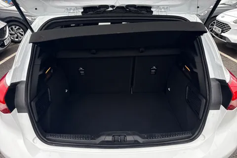 10 of 46 for Ford Focus 1.0T EcoBoost ST-Line Euro 6 (s/s) 5dr