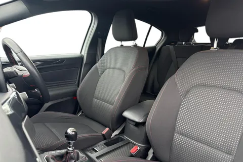 11 of 46 for Ford Focus 1.0T EcoBoost ST-Line Euro 6 (s/s) 5dr