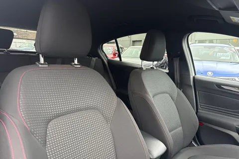 21 of 46 for Ford Focus 1.0T EcoBoost ST-Line Euro 6 (s/s) 5dr