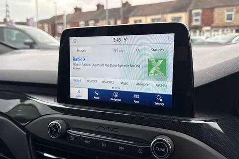 28 of 46 for Ford Focus 1.0T EcoBoost ST-Line Euro 6 (s/s) 5dr