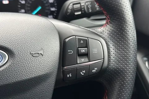 34 of 46 for Ford Focus 1.0T EcoBoost ST-Line Euro 6 (s/s) 5dr