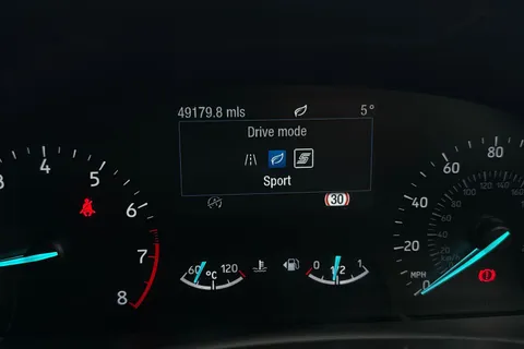 39 of 46 for Ford Focus 1.0T EcoBoost ST-Line Euro 6 (s/s) 5dr