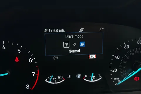 41 of 46 for Ford Focus 1.0T EcoBoost ST-Line Euro 6 (s/s) 5dr