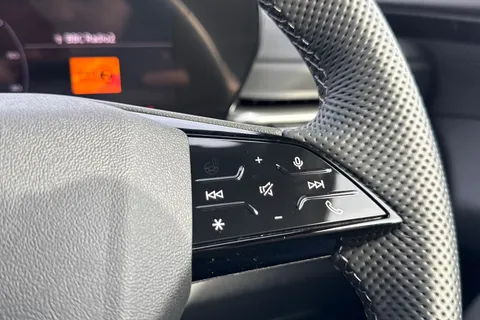 DH75CHC Audi Q5 SUV S line TDI quattro 204 PS S tronic Thumbnail #25