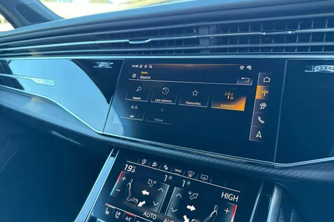 DF75XPU Audi SQ7 SQ7 TFSI Quattro Vorsprung 5dr Tiptronic Thumbnail #40