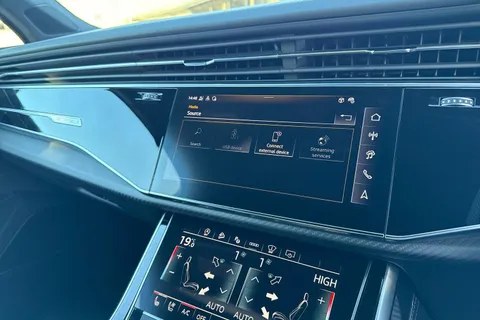 DF75XPU Audi SQ7 SQ7 TFSI Quattro Vorsprung 5dr Tiptronic Thumbnail #42