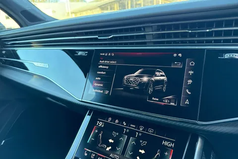 DF75XPU Audi SQ7 SQ7 TFSI Quattro Vorsprung 5dr Tiptronic Thumbnail #48