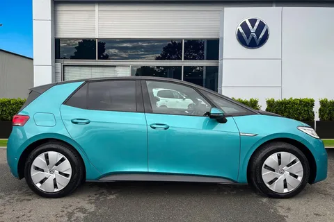 EN72AUL Volkswagen ID.3 107KW Family Pro 58kWh 5dr Auto | Heated Seats | Pan Roof | Rear Camera Thumbnail #3