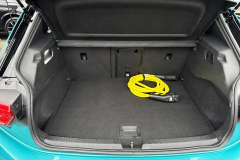 EN72AUL Volkswagen ID.3 107KW Family Pro 58kWh 5dr Auto | Heated Seats | Pan Roof | Rear Camera Thumbnail #6