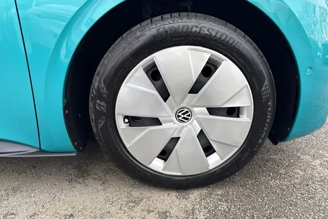 EN72AUL Volkswagen ID.3 107KW Family Pro 58kWh 5dr Auto | Heated Seats | Pan Roof | Rear Camera Thumbnail #9
