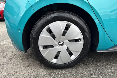 EN72AUL Volkswagen ID.3 107KW Family Pro 58kWh 5dr Auto | Heated Seats | Pan Roof | Rear Camera Thumbnail #10