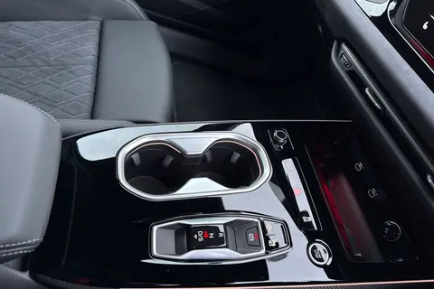 DE75TKV Audi A6 Avant Avant Edition 1 TDI quattro 204 PS S tronic Thumbnail #23