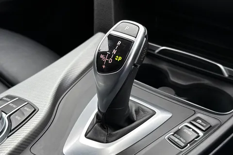 YC19HED BMW 3 Series 2.0 320i M Sport Shadow Edition Touring Auto Euro 6 (s/s) 5dr Thumbnail #24