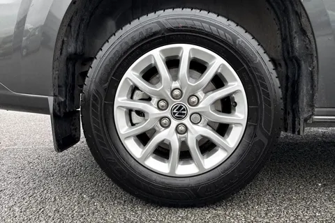 DG75CPY Volkswagen Transporter 2.0 TDI 110 Commerce Pro Van Thumbnail #11