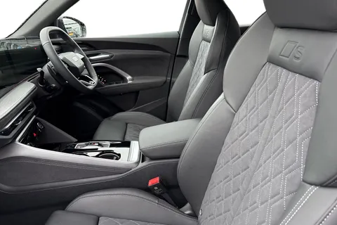 DC75THF Audi Q5 SUV Edition 1 TDI quattro 204 PS S tronic Thumbnail #16