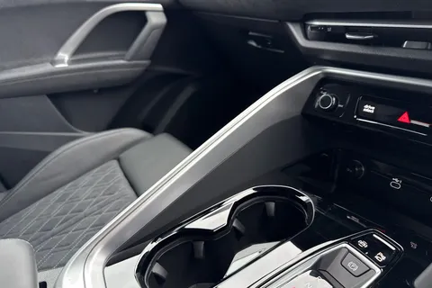 DC75THF Audi Q5 SUV Edition 1 TDI quattro 204 PS S tronic Thumbnail #20