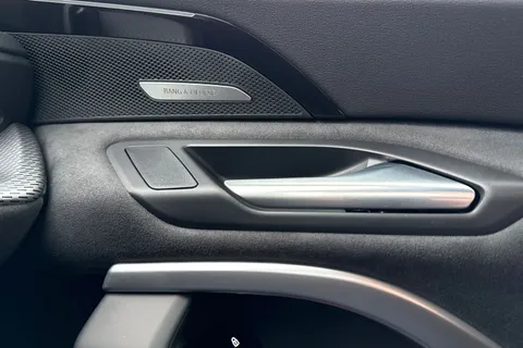 DC75THF Audi Q5 SUV Edition 1 TDI quattro 204 PS S tronic Thumbnail #21