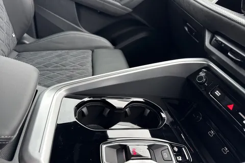 DC75THF Audi Q5 SUV Edition 1 TDI quattro 204 PS S tronic Thumbnail #23